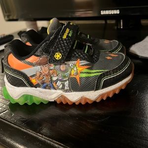 Toy story tenis shoes great conditions